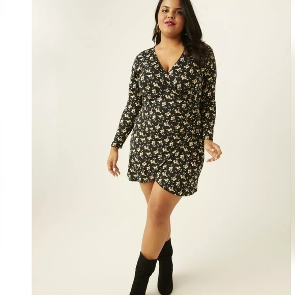 NEW NWT Dia & Co Socialite Piper Plus Size Printed Faux Wrap Dress - Picture 3 of 4